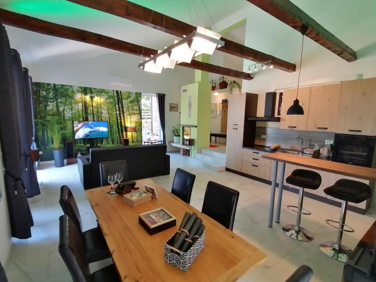 Kras The Forest House Krk 2 מראה חיצוני תמונה