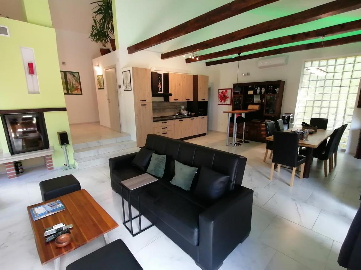 Kras The Forest House Krk 2 מראה חיצוני תמונה